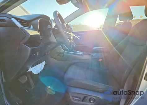 2025 Toyota Rav4 Xle z USA, uszkodzony, nr VIN 2T3P1RFV6SW497704